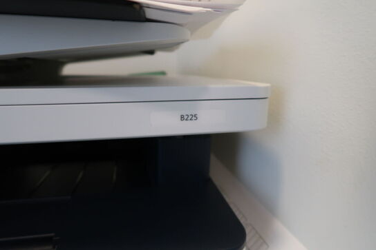 All in one computer LENOVO, printer XEROX, labelprinter BROTHER m.m.