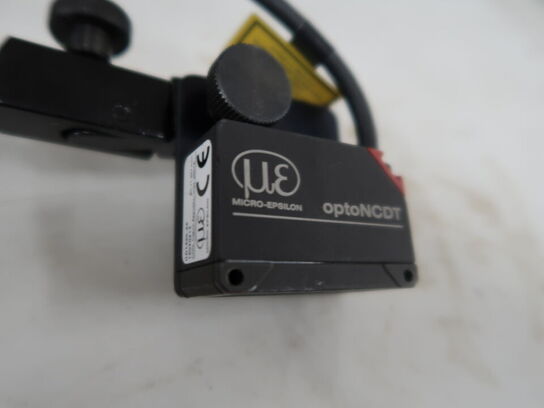 Data logger MULTICON SIMEX m. optoNCDT laser hoved