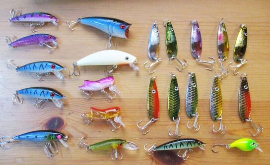 8 Æsker med 60 Spinnere, Blink, Swimbaits og Woblere