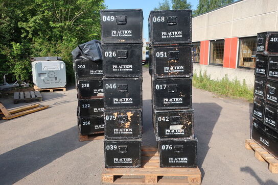10 stk. cases til vinglas, festivalgrej m.v.