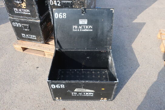 10 stk. cases til vinglas, festivalgrej m.v.