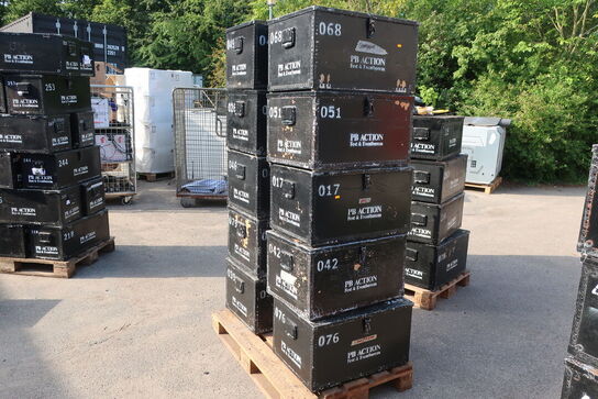 10 stk. cases til vinglas, festivalgrej m.v.