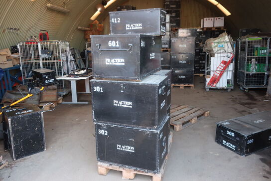 8 stk. cases til vinglas, festivalgrej m.v.