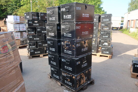 10 stk. cases til vinglas, festivalgrej m.v.