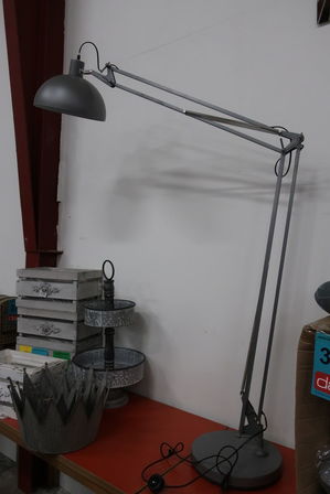 Gulvlampe H: 210 cm.