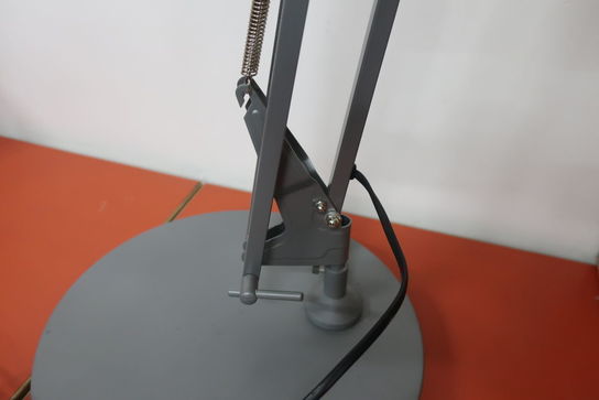 Gulvlampe H: 210 cm.