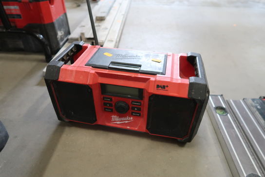 Akku-/230V radio MILWAUKEE M18 JSRDAB+