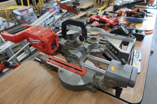 Akku-kap-/geringsav MILWAUKEE M18 FMS190