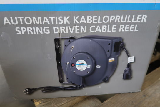 Kabeltromle med autooprul REELWORKS