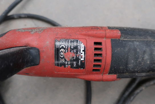 Vinkelsliber MILWAUKEE AGV 22-230, borehammer HILTI  