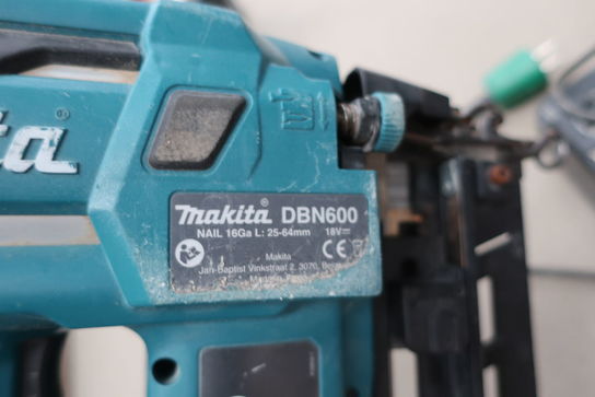 Akku dykkerpistol MAKITA DBN600 med batteri og lader