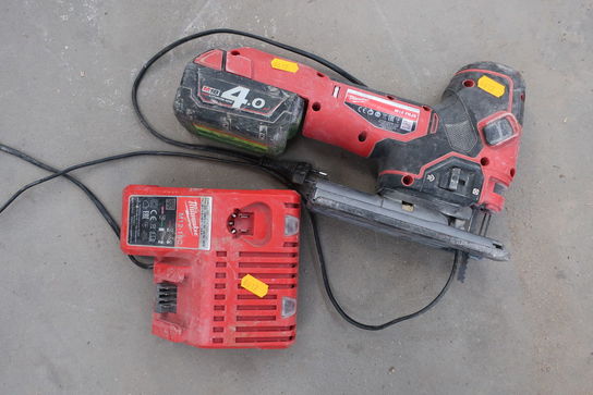 Akku stiksav MILWAUKEE M18 FBJS med batteri og lader