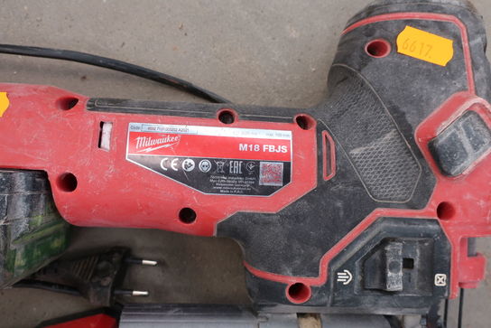 Akku stiksav MILWAUKEE M18 FBJS med batteri og lader