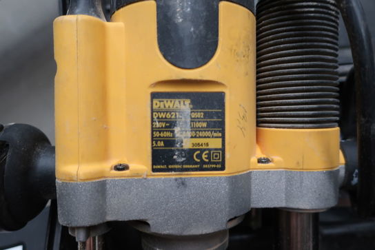 Overfræser DEWALT DW621