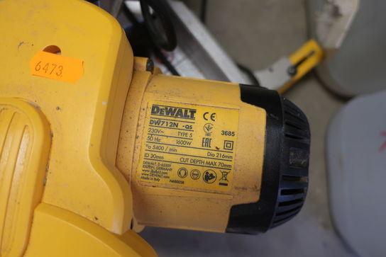 Kap-/geringssav DEWALT DW712N-QS