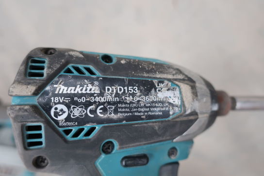 Akku rundsav MAKITA DHS680, akku bore/skruemaskine MAKITA, arbejdslampe MAKITA