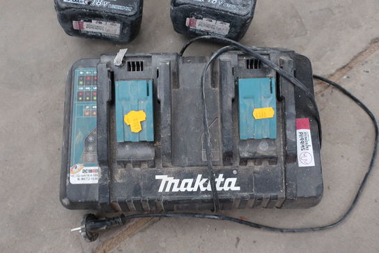 2 stk. akku bore/skruemaskiner MAKITA DDF482, DTD154 med 2 stk. batterier og lader