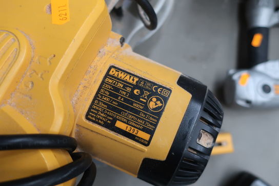 Kap-/geringssav DEWALT DW712N-QS med arbejdsbord