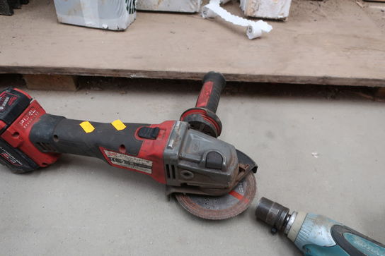 Akku vinkelsliber MILWAUKEE M18 CAG125X med batteri