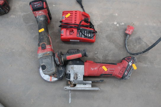 Akku stiksav MILWAUKEE HD18 JSB, akku vinkelsliber MILWAUKEE M18 CAG125X med 2 stk. batterier og lader