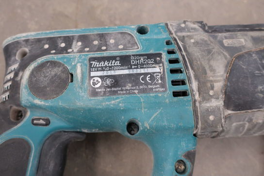 Akku borehammer MAKITA DHR202, akku stiksav MAKITA DJV181 med 2 stk. batterier og lader