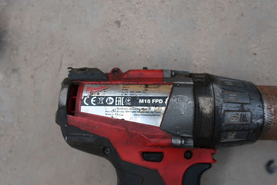 Akku bore/skruemaskiner MILWAUKEE M18 FPD