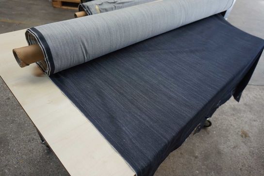 1 stofrulle ca. 70 meter Sanayi 5643 Color: Navy