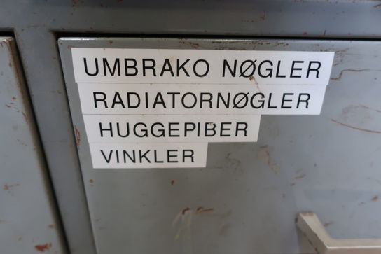 Div. umbrakonøgler, radiatornøgler, huggepiber m.m.