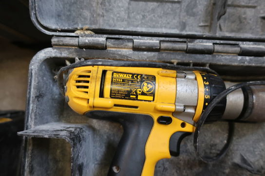 Akku bore/skruemaskine DEWALT DC988 med batteri og lader