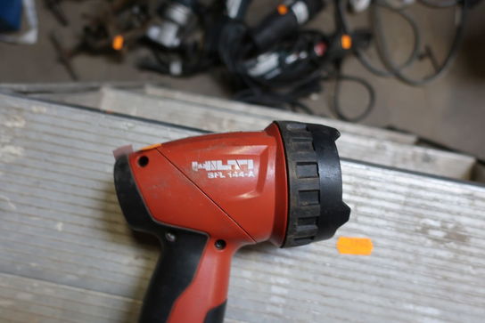 Akku lampe HILTI SFL 144-A med batteri