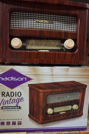 Madison Vintage Radio m. Bluetooth og FM (Træ)