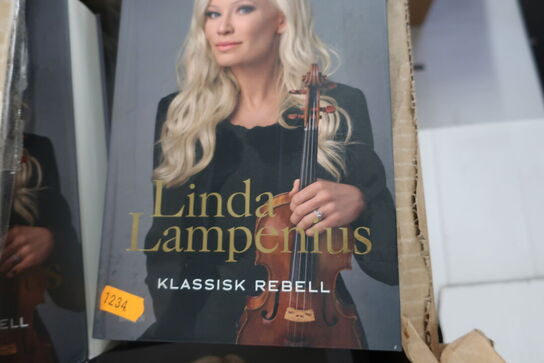 20 stk. bøger "Klassisk Rebell" af Linda Lampenius (Sprog Svensk)