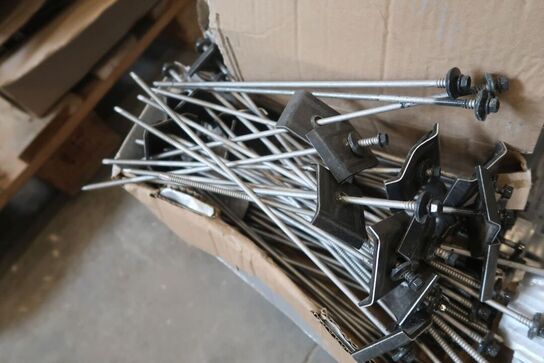 Ca. 650 stk. skruer med beslag, 5,5/6,3 x 320 mm