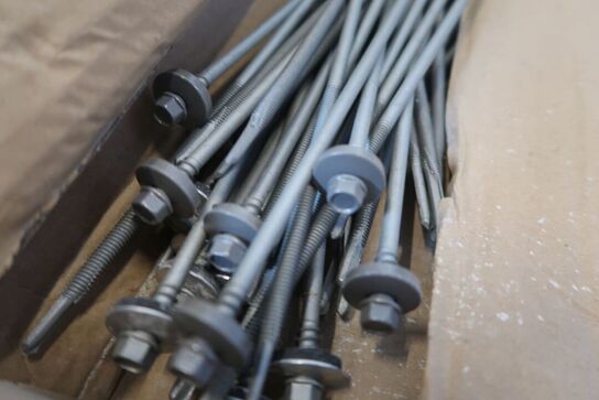 Ca. 300 stk. skruer 5,5(6,3) x 250 mm