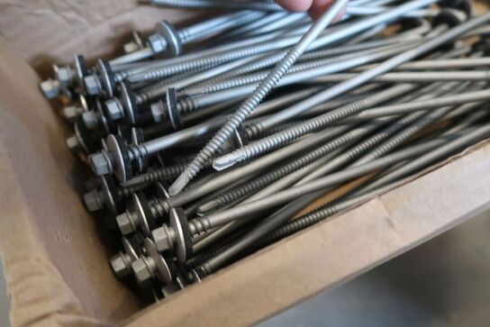 Ca. 550 stk. skruer, 5,5(6,3) x180 mm