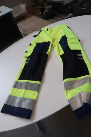 1 par arbejdsbukser, str. 76