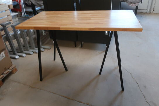 2 stk. højbord med massiv bordplade