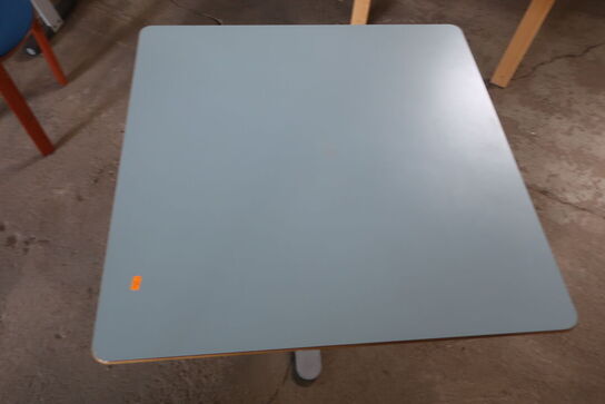 Justerbar bord