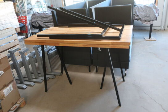 2 stk. højbord med massiv bordplade