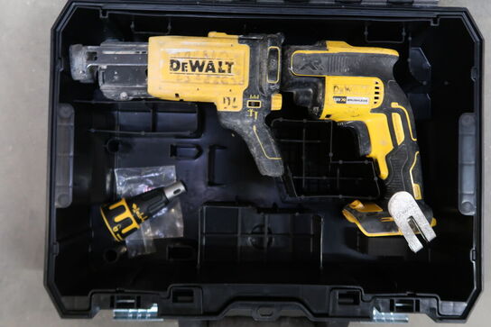 Akku Skrueautomat DeWalt DCF620 + DCF6202 