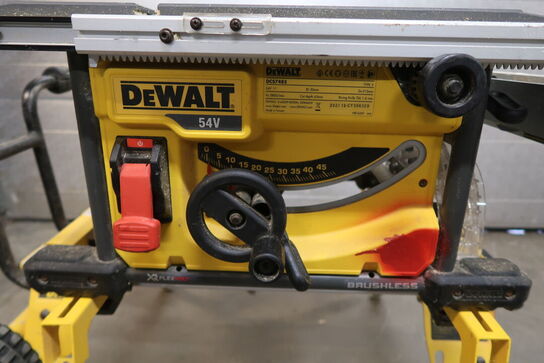 Dewalt DCS7485 Bordsav + DeWalt DE7400 vogn 