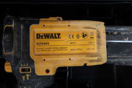 Akku Skrueautomat DeWalt DCF620 + DCF6202 