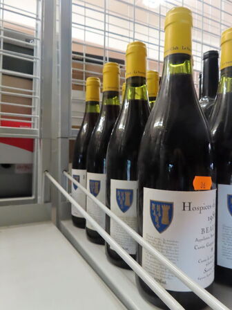 4 fl. rødvin, HOSPICES DE BEAUNE 1986