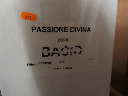 12 fl. hvidvin, PASSIONE DIVINA BACIO 2020, Russell Family Vineyard, Paso Robles