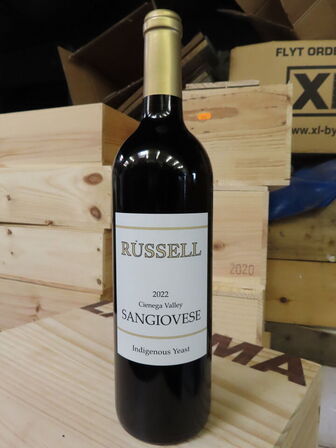 12 fl. rødvin, RUSSEL SANGIOVESE CIENEGA VALLY 2022