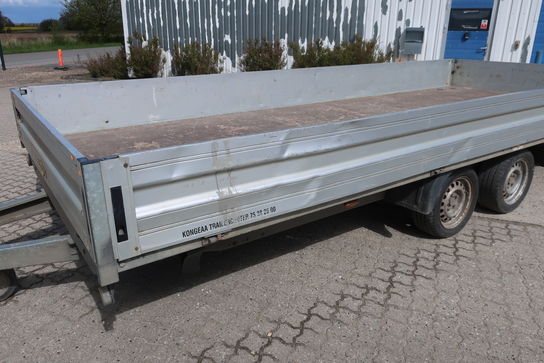 Trailer HUMBAUR 305121