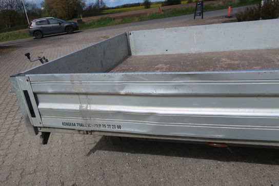 Trailer HUMBAUR 305121