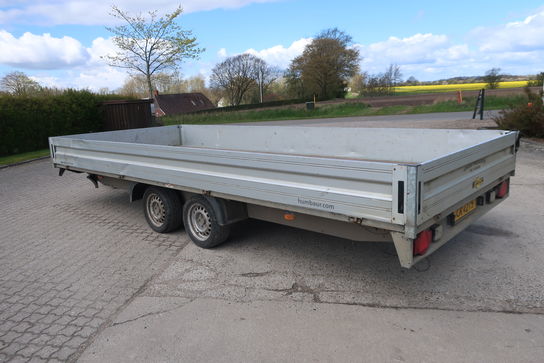 Trailer HUMBAUR 305121