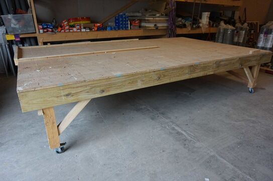 Stort arbejdsbord med hjul 426x245 cm