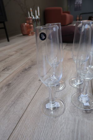 9 stk. champagneglas samt whisky GRANT'S